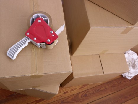 Choosing strong boxes in Uxbridge for safe transport