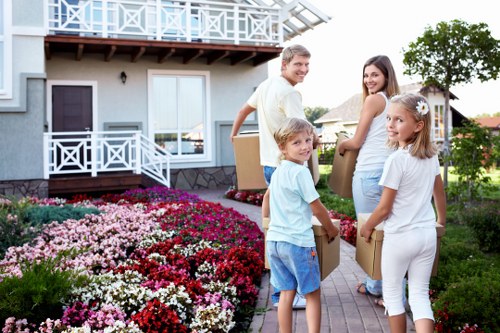 Selecting the right moving truck in Uxbridge for a house move